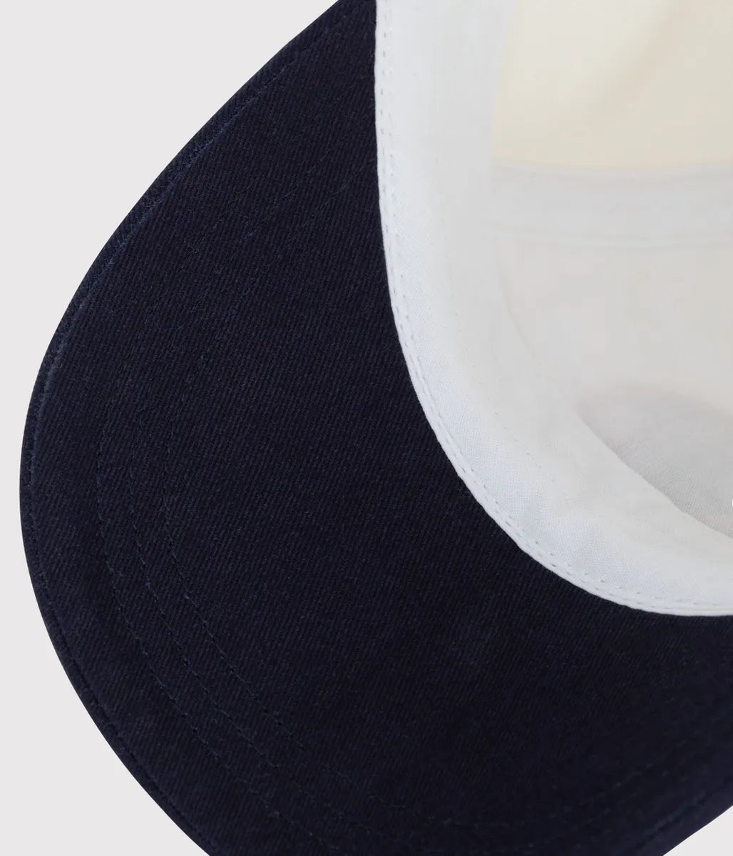 ロゴ入りキャップ