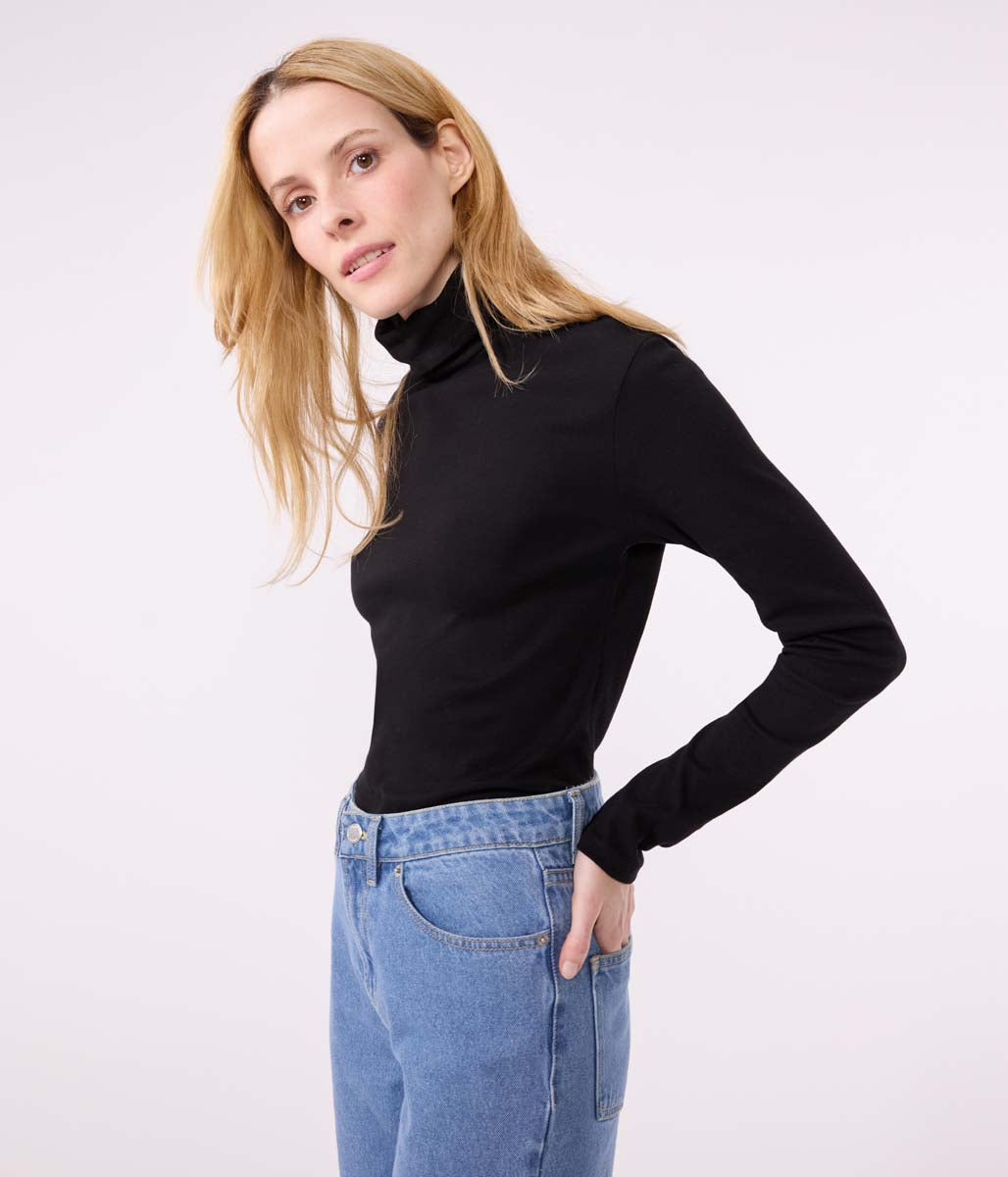 長袖タートルネック