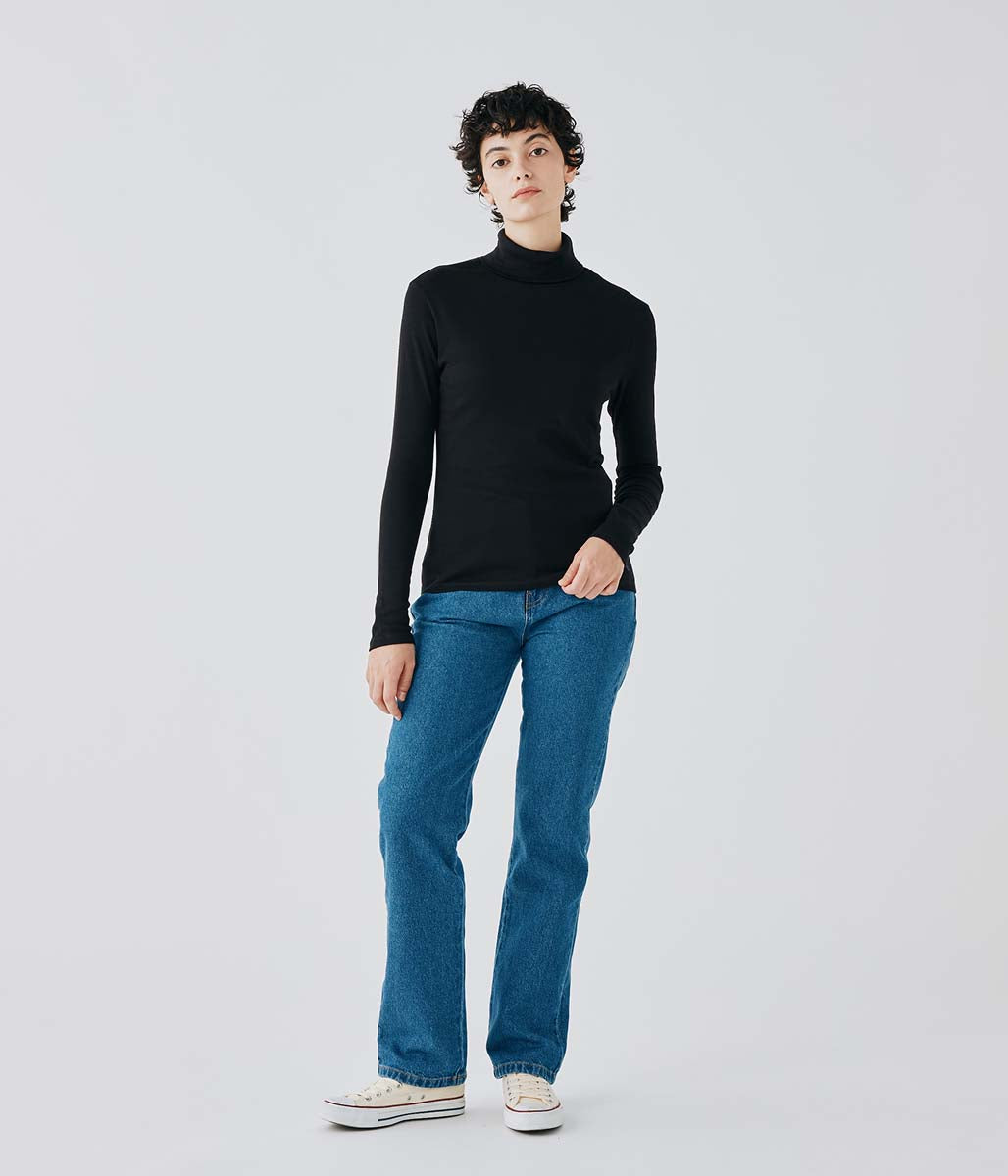 長袖タートルネック