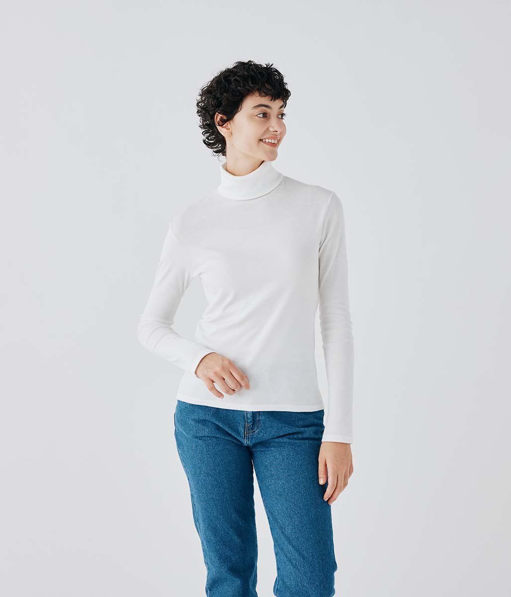 長袖タートルネック